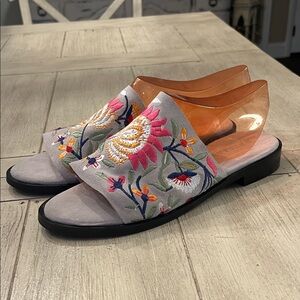 Oobash Gray Embroidered Floral Slide Leather Sandals